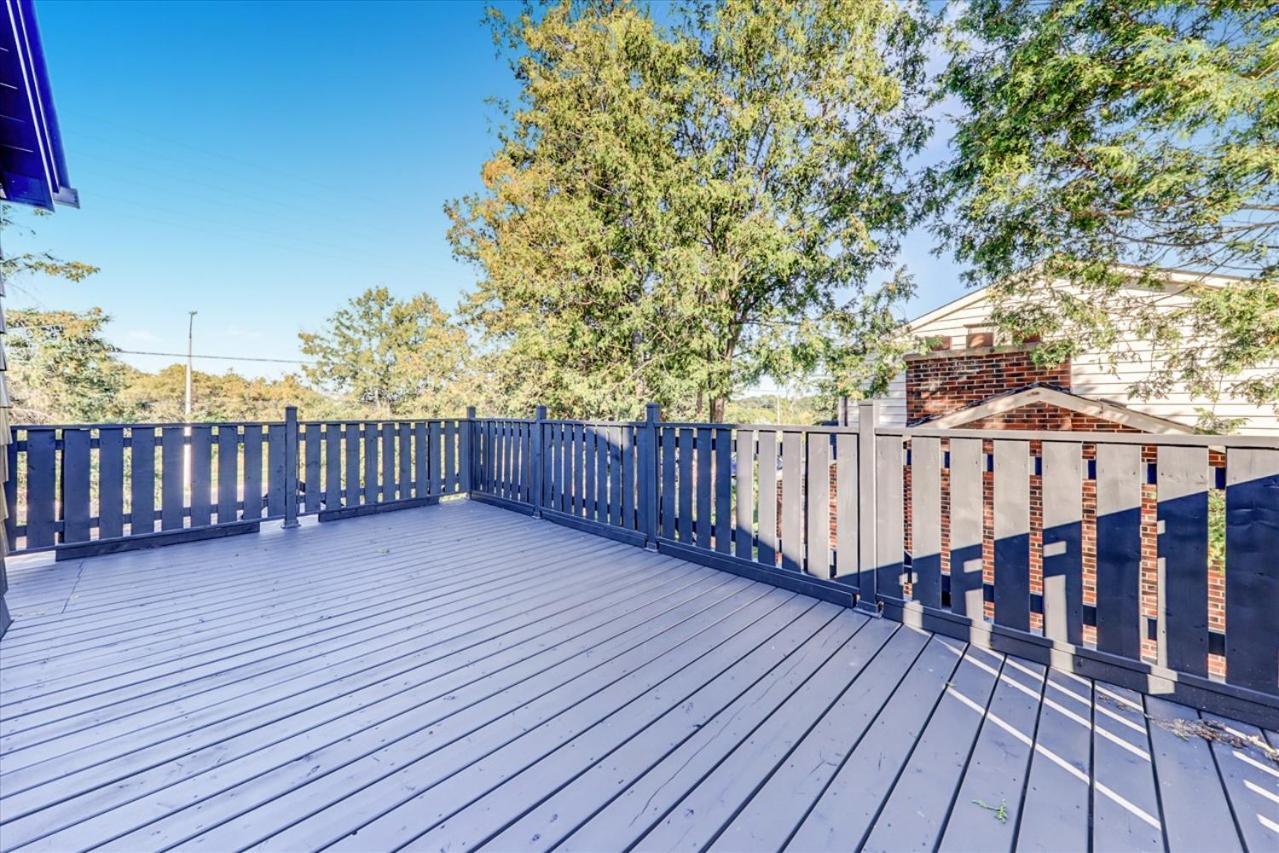 Stunning 7 Bedroom Rougeview Home With 2 Kitchens, 5 Bathrooms, Amazing Backyard & 8-Car Parking Toronto Esterno foto