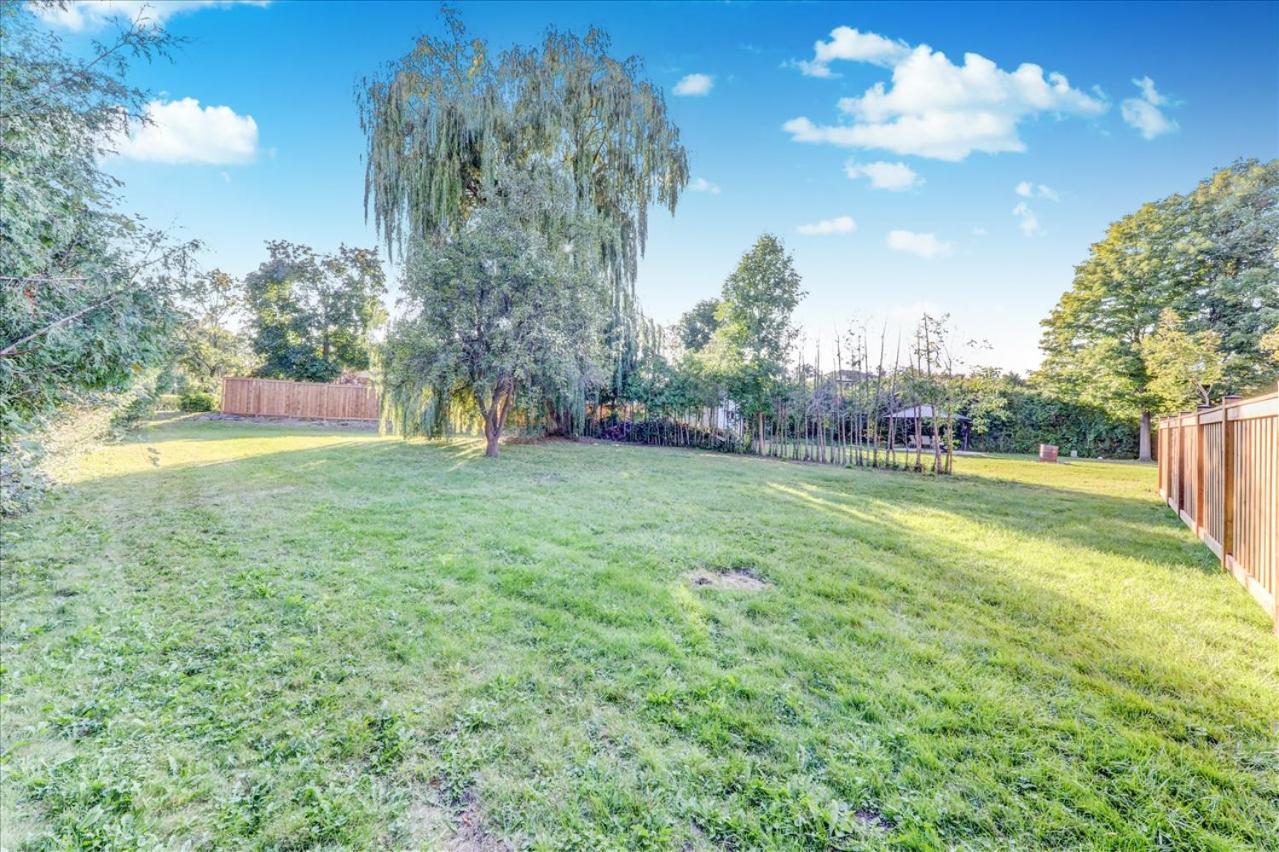Stunning 7 Bedroom Rougeview Home With 2 Kitchens, 5 Bathrooms, Amazing Backyard & 8-Car Parking Toronto Esterno foto